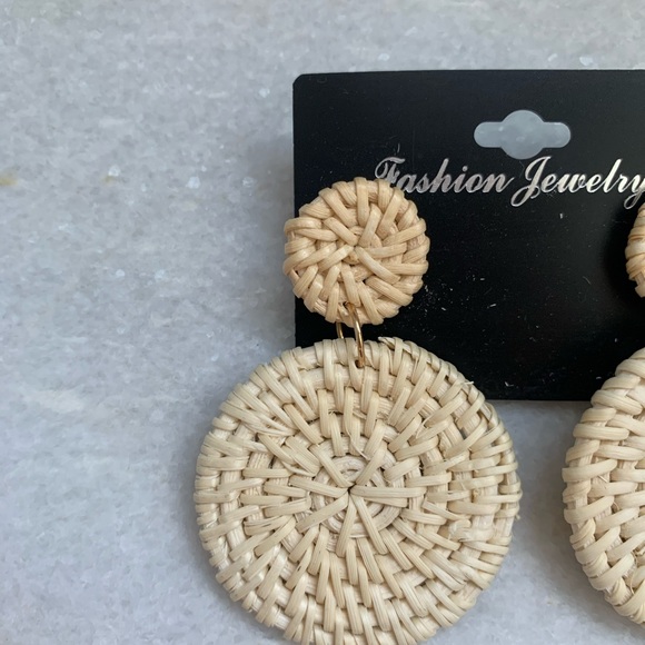 New wicker statement earrings - Picture 2 of 3
